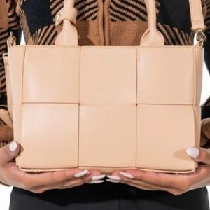 Weaved handbag